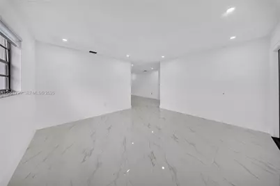 1055 NW 32nd Ct, Miami, FL 33125 - Photo 27