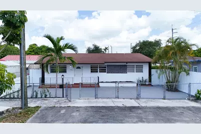 1055 NW 32nd Ct, Miami, FL 33125 - Photo 5