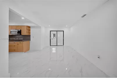 1055 NW 32nd Ct, Miami, FL 33125 - Photo 17