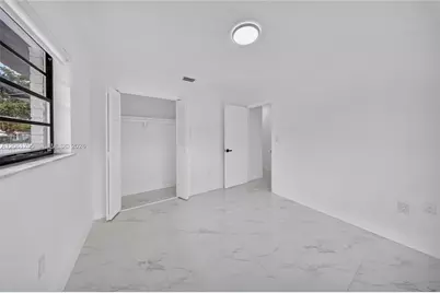 1055 NW 32nd Ct, Miami, FL 33125 - Photo 25