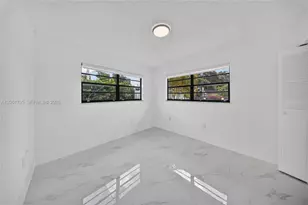 1055 NW 32nd Ct, Miami, FL 33125 - Photo 17