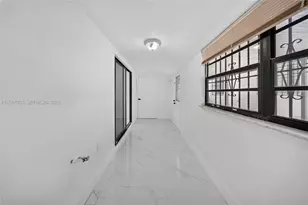 1055 NW 32nd Ct, Miami, FL 33125 - Photo 23