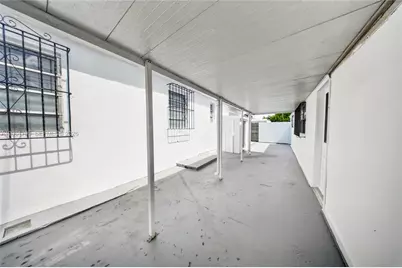 1055 NW 32nd Ct, Miami, FL 33125 - Photo 33