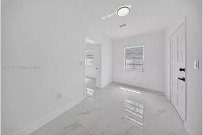 1055 NW 32nd Ct, Miami, FL 33125 - Photo 37