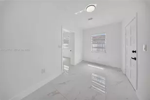 1055 NW 32nd Ct, Miami, FL 33125 - Photo 37