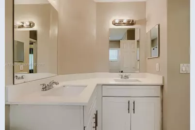 2296 NW 170th Ave, Pembroke Pines, FL 33028 - Photo 17