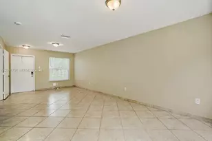 2296 NW 170th Ave, Pembroke Pines, FL 33028 - Photo 7