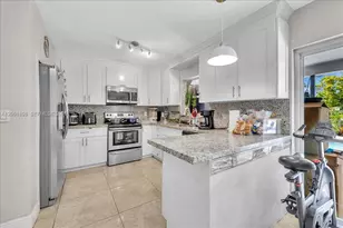 7819 SW 9th St, North Lauderdale, FL 33068 - Photo 11
