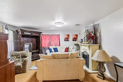 1143 NW 58th St, Miami, FL 33127 - Photo 7