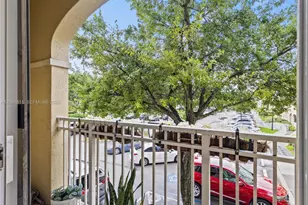 10885 NW 89th Terrace, Doral, FL 33178 - Photo 9