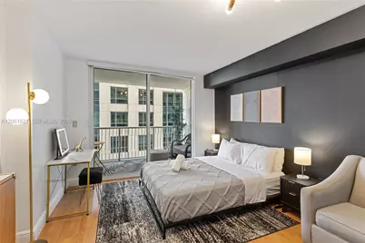 1200 Brickell Bay Dr #1816, Miami, FL 33131 - Photo 5