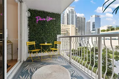 1200 Brickell Bay Dr #1816, Miami, FL 33131 - Photo 15