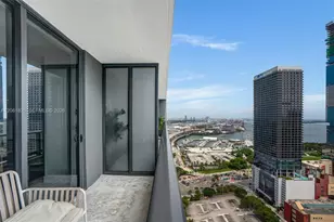 159 NE 6th St, Miami, FL 33132 - Photo 17
