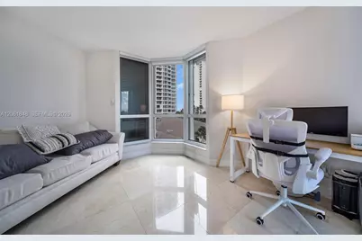 21205 Yacht Club Dr #703, Aventura, FL 33180 - Photo 9