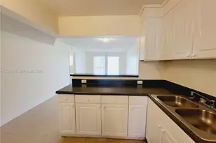 8040 N Colony Cir N, Tamarac, FL 33321 - Photo 7