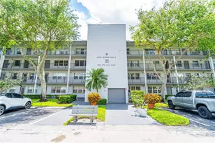 300 SW 134th Way, Pembroke Pines, FL 33027 - Photo 1