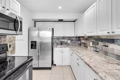 300 SW 134th Way #413E, Pembroke Pines, FL 33027 - Photo 9
