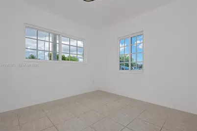 998 W 68th St, Hialeah, FL 33014 - Photo 21
