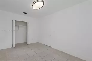 998 W 68th St, Hialeah, FL 33014 - Photo 29