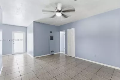 998 W 68th St, Hialeah, FL 33014 - Photo 13