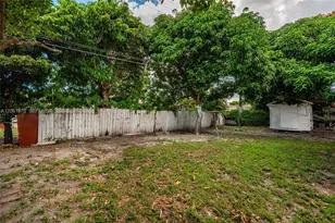 998 W 68th St, Hialeah, FL 33014 - Photo 31