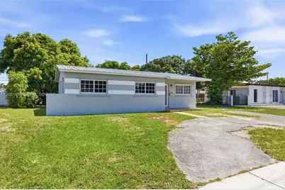 998 W 68th St, Hialeah, FL 33014 - Photo 3