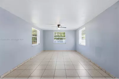 998 W 68th St, Hialeah, FL 33014 - Photo 15