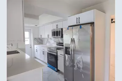 1141 SW 8th Ter, Fort Lauderdale, FL 33315 - Photo 3
