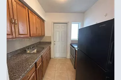 8321 Crespi Blvd #7, Miami Beach, FL 33141 - Photo 5
