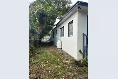 1836 NW 33rd St, Miami, FL 33142 - Photo 13