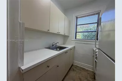 320 Mendoza Ave #6, Miami, FL 33134 - Photo 5
