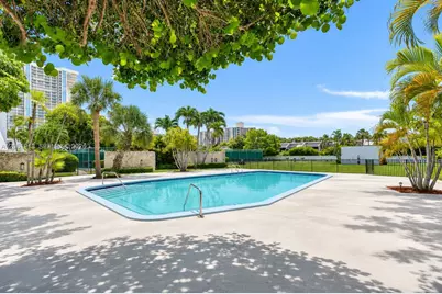 224 Sea View Dr #104, Key Biscayne, FL 33149 - Photo 9
