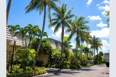 224 Sea View Dr #104, Key Biscayne, FL 33149 - Photo 1