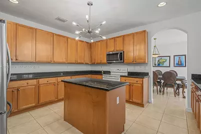 7926 SW 195th Ter, Cutler Bay, FL 33157 - Photo 11