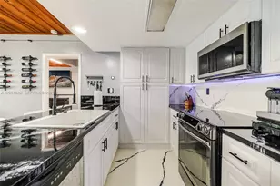 6402 Windmill Gate Rd, Miami Lakes, FL 33014 - Photo 7