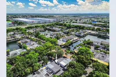 6402 Windmill Gate Rd, Miami Lakes, FL 33014 - Photo 43