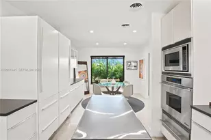 12906 Cherry Rd, North Miami, FL 33181 - Photo 9