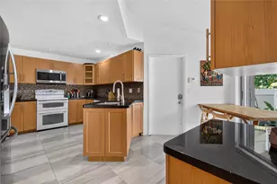 4749 NW 98 Pl, Doral, FL 33178 - Photo 17