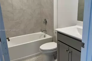 2435 SE 11th St, Homestead, FL 33035 - Photo 11