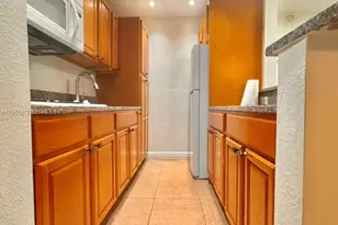 9473 SW 76th St, Miami, FL 33173 - Photo 3