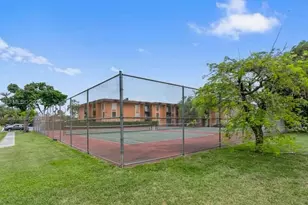 9473 SW 76th St, Miami, FL 33173 - Photo 9