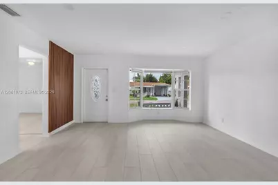 4595 NW 43rd Ct, Lauderdale Lakes, FL 33319 - Photo 9