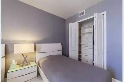 2500 Parkview Dr #1117, Hallandale Beach, FL 33009 - Photo 15