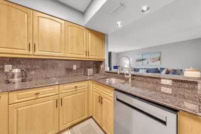 2240 N Cypress Bend Dr #204, Pompano Beach, FL 33069 - Photo 15