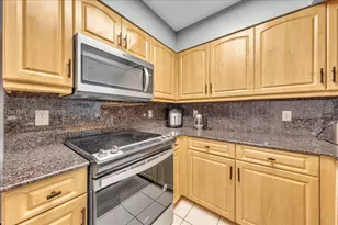 2240 N Cypress Bend Dr, Pompano Beach, FL 33069 - Photo 13
