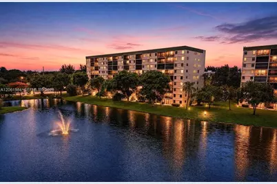 2240 N Cypress Bend Dr #204, Pompano Beach, FL 33069 - Photo 1