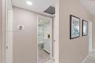 5601 Collins Ave, Miami Beach, FL 33140 - Photo 9