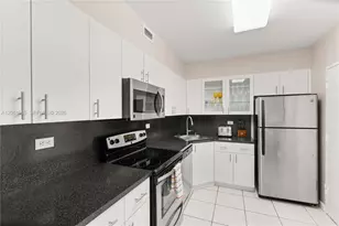 5601 Collins Ave, Miami Beach, FL 33140 - Photo 3