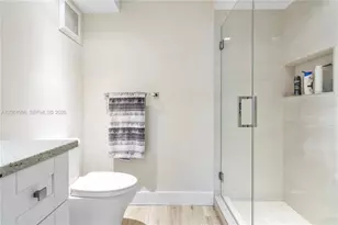 230 Lakeview Dr, Weston, FL 33326 - Photo 37