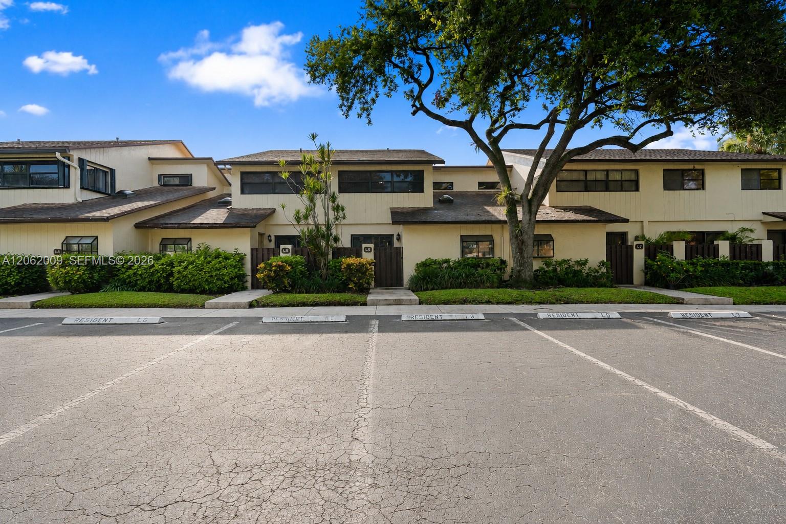 7640 NW 79th Ave #L6 - 7640 NW 79th Ave #L6, Tamarac, FL 33321 Luxury Property | Jose Angel Pina